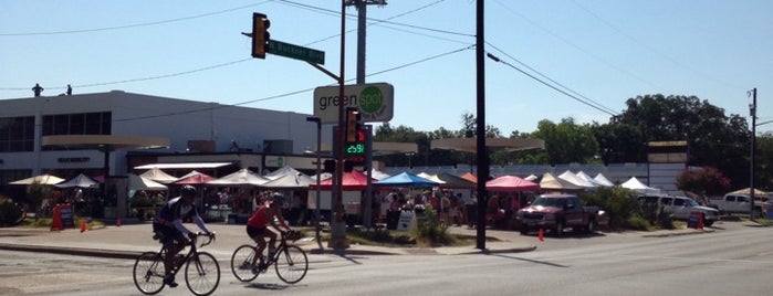 White Rock Local Market is one of สถานที่ที่บันทึกไว้ของ Lena.