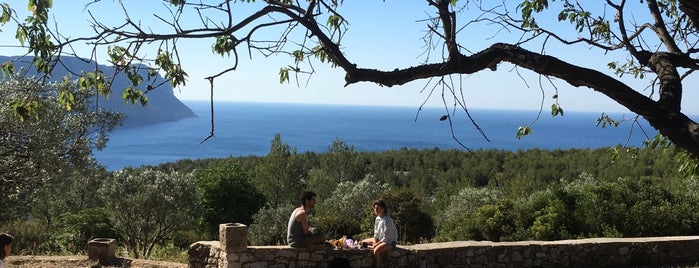 Auberge de jeunesse de Cassis is one of Fuaj - Auberges de jeunesse.