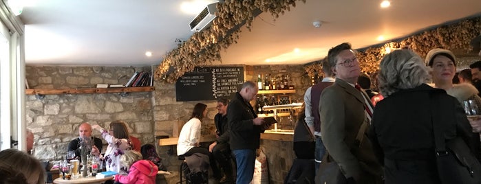 Buxton Brewery Tap House & Cellar is one of Posti che sono piaciuti a Lee.