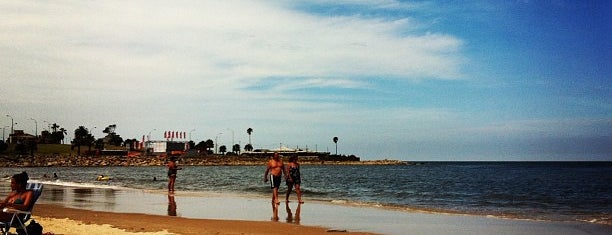 Playa de los Pocitos is one of Vuelvo Al Sur.