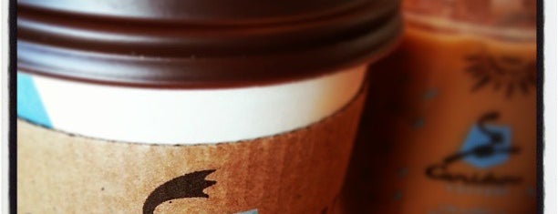 Caribou Coffee is one of Lori : понравившиеся места.