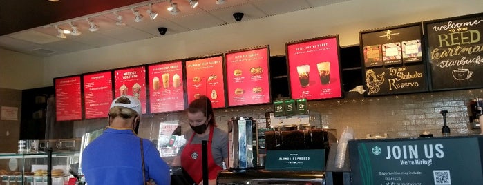 Starbucks is one of Orte, die Andy gefallen.