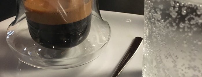 Public Espresso + Coffee is one of สถานที่ที่ Robbie ถูกใจ.