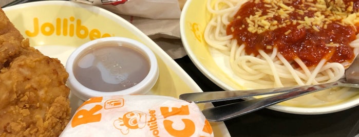 Jollibee is one of JÉzさんのお気に入りスポット.
