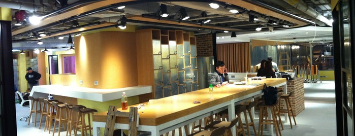 Paperclip Startup Campus is one of Cowork Spaces in HK.