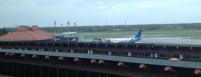 Jakarta Airport Hotel is one of Tempat yang Disukai RizaL.