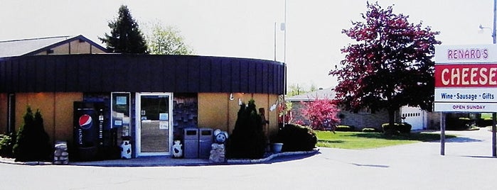 Renard's Cheese Inc. is one of Lieux qui ont plu à Shelley.