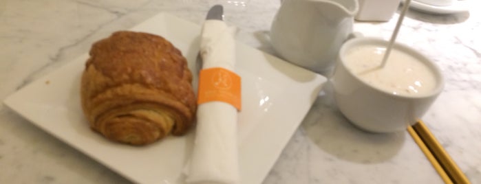 Maison Kayser is one of Inesさんのお気に入りスポット.