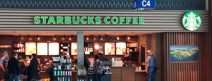 Starbucks is one of สถานที่ที่ Michael ถูกใจ.
