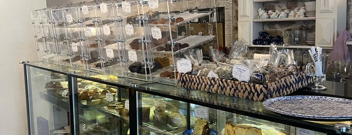 Vasil Coffee & Bakery is one of Posti salvati di Ibrahim.