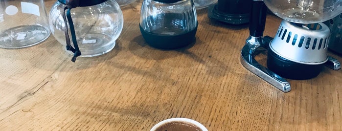 Espressolab is one of Lugares favoritos de Pınar.