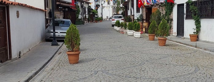 Tarihi Mengüç Caddesi is one of konya listesi.