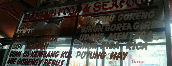 Mandiri Chinese Food & Sea Food is one of Buah Batu.