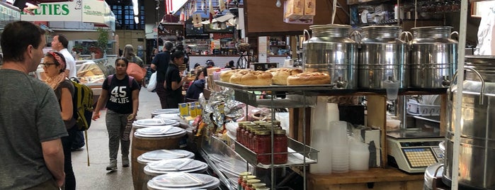 Arthur Avenue Retail Market is one of Kelly’s Liked Places.