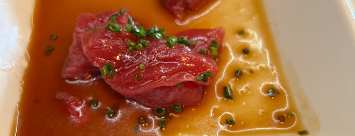 SUGARFISH by sushi nozawa is one of Lugares favoritos de Kelly.