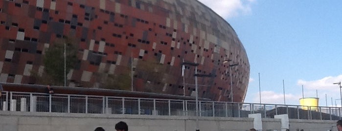 FNB Stadium is one of Orte, die Andy gefallen.