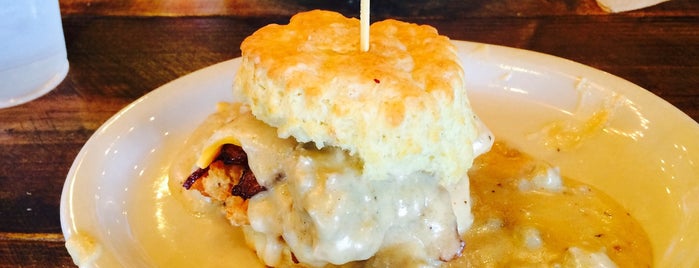 Maple Street Biscuit Company is one of Posti che sono piaciuti a Taylor.