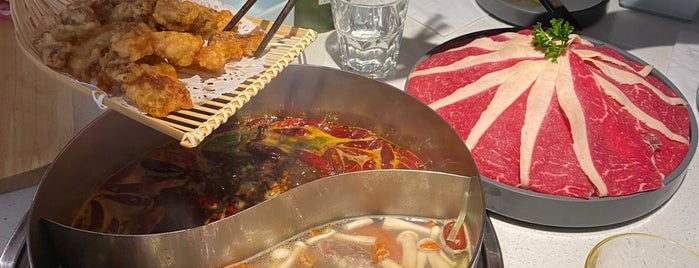 A Hot Pot Restaurant 一家 is one of Paris All to Try.