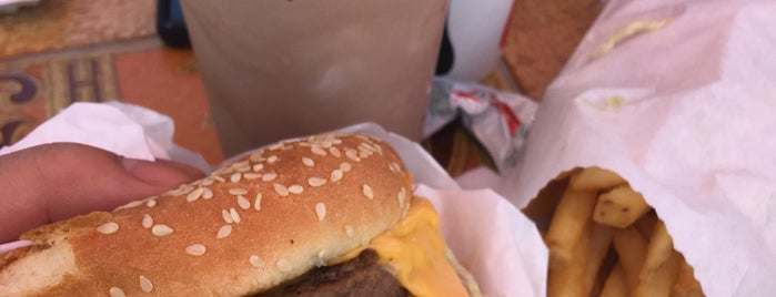 Frosty Burger is one of Candace: сохраненные места.