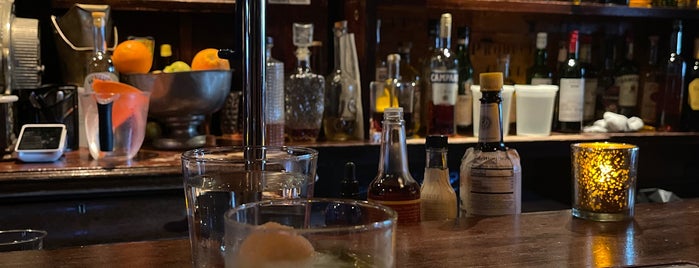 Lucey's Lounge is one of Dranks of New York.