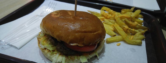 Pep Burger Újbuda is one of Balázsさんの保存済みスポット.