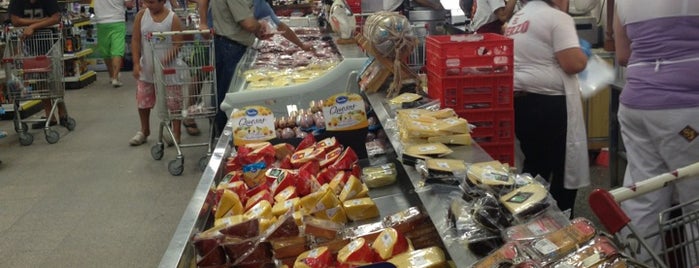 Supermercado San José is one of สถานที่ที่ Lucas ถูกใจ.