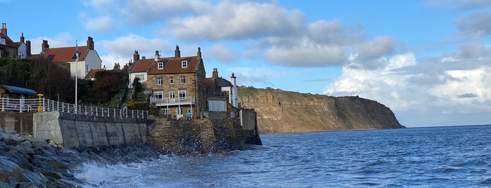 Robin Hood Bay Beach is one of A Trip to North Yorkshire.