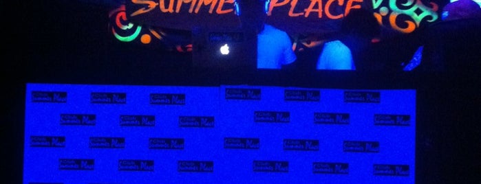 Club Summer Place is one of Edzelさんのお気に入りスポット.
