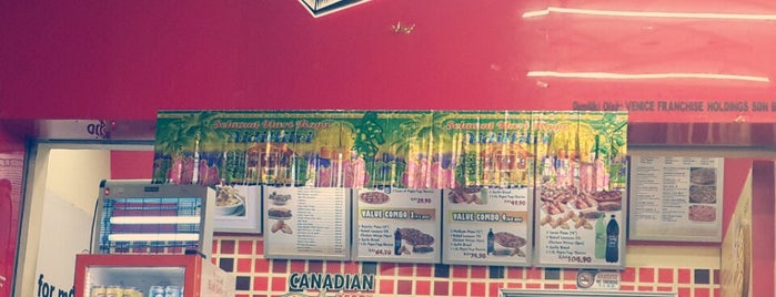Canadian Pizza 2 For 1 is one of Tempat yang Disukai ꌅꁲꉣꂑꌚꁴꁲ꒒.