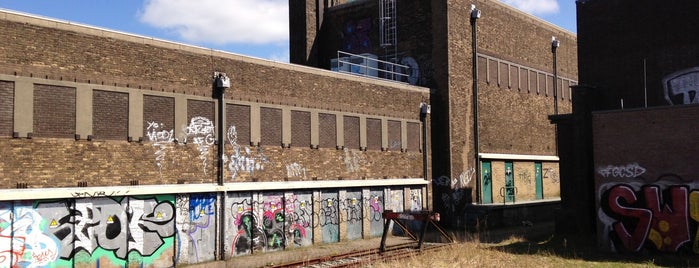 Station Uitgeest is one of Treinstations Noord Holland.