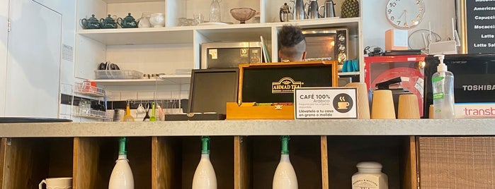 PAUSA coffee shop is one of สถานที่ที่ Esteban ถูกใจ.