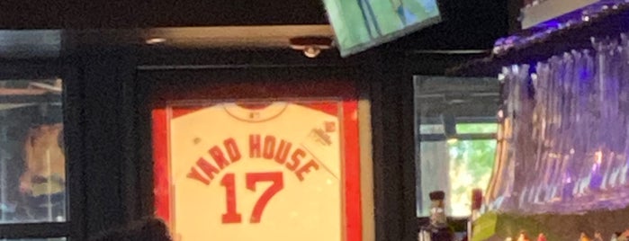 Yard House is one of Locais curtidos por Vincent.