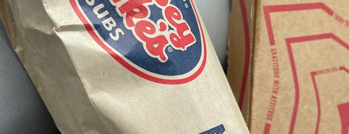Jersey Mike's Subs is one of Lugares favoritos de Kyra.