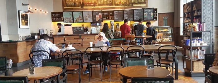 Starbucks is one of Study Spot Area.