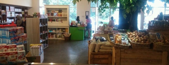 Bio Fresh Mart is one of Chloe : понравившиеся места.