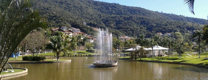 Praça Adhemar de Barros is one of Locais curtidos por Cris.