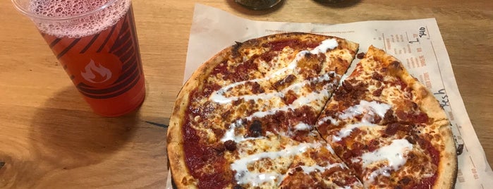 Blaze Pizza is one of Paula : понравившиеся места.