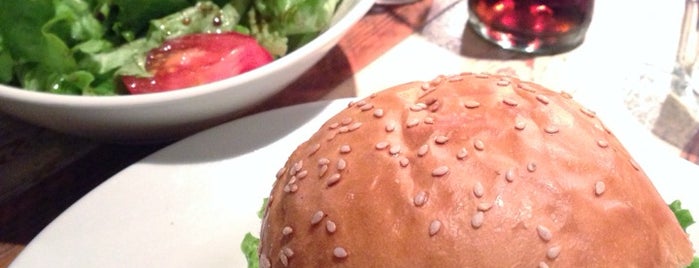 Bistro Burger is one of Best Burger in Paris.