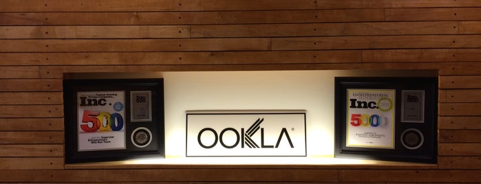 Ookla HQ is one of Lieux qui ont plu à Mike.