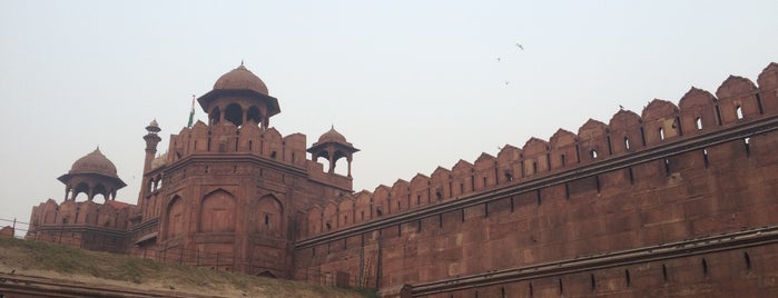 Красный форт (Лал-Кила) is one of Delhi.