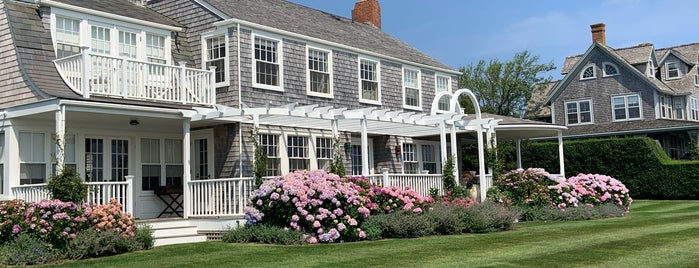 Sconset Bluff is one of Locais curtidos por Jackson.