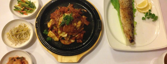 Restaurant Seoul is one of Tempat yang Disukai Mia.