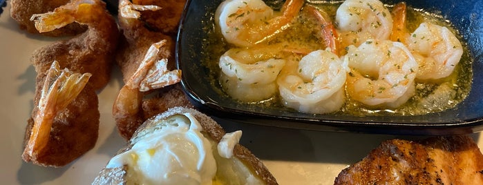 Red Lobster is one of The 13 Best Places for Surf & Turf in Toronto.