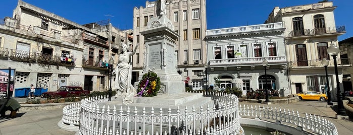 Plaza 13 de Marzo is one of Locais curtidos por Carl.