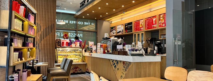 The Coffee Bean & Tea Leaf is one of Top Quán cafe SG.