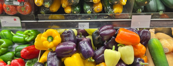 Village Grocer is one of Edwin'in Beğendiği Mekanlar.