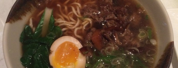 Roku Sushi + Ramen is one of 𝐦𝐫𝐯𝐧さんの保存済みスポット.