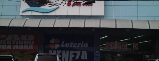 Supermercado Veneza is one of Lugares favoritos de Osvaldo.