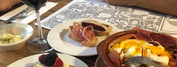 El Tapeo is one of Nuriさんの保存済みスポット.