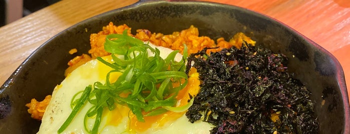 Korean Chicken and Beer SamSam 삼삼 is one of Lugares favoritos de Chef Cindy Flores.
